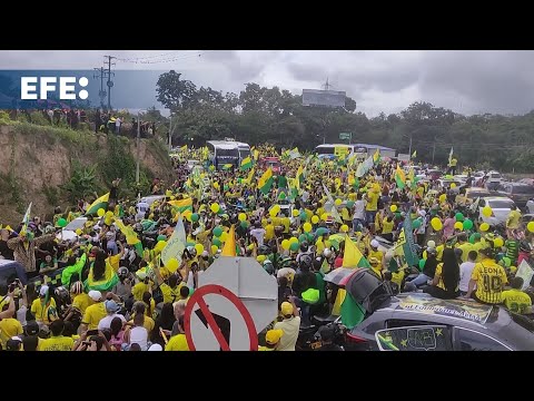 Miles de aficionados celebran con fervor el título de liga de Atlético Bucaramanga