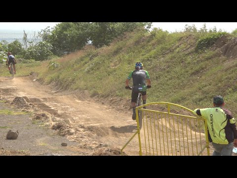 Ciclistas disputan los primeros lugares del Campeonato Nacional a Campo Traviesa
