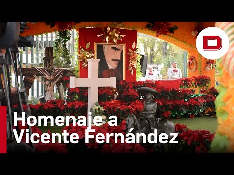 México homenajea a Vicente Fernández en el primer aniversario de su fallecimiento