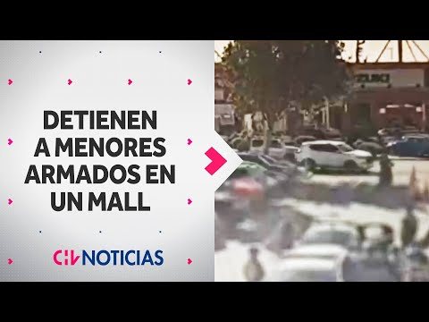 DETIENEN A 10 MENORES que exhibieron armas al interior de un mall en Cerrillos