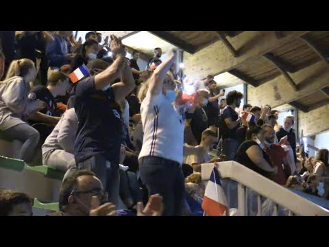 Euro-2020 : joie des supporters français après le doublé de Benzema contre le Portugal | AFP Images