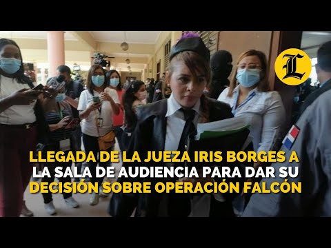 Llegada de la jueza Iris Borges a la sala de audiencia para dar su decisión sobre Operación Falcón