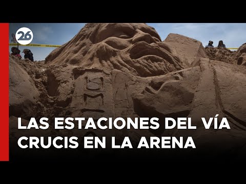 BOLIVIA | Crean esculturas gigantes de arena para representar el Vía Crucis