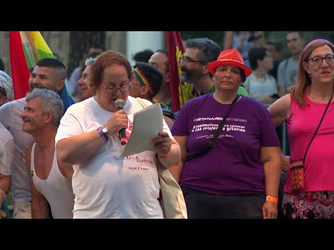 Cientos de miles de personas reivindican los derechos LGTBI en Madrid