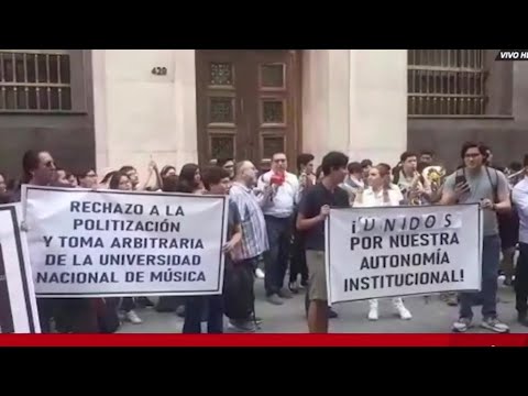UNM: estudiantes protestan por designación de especialista en Biología como presidente