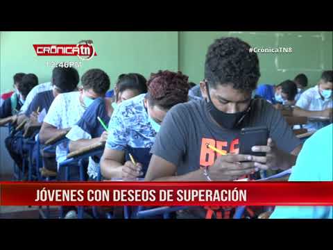 Estudiantes de Granada realizan examen de ubicación para carreras técnicas