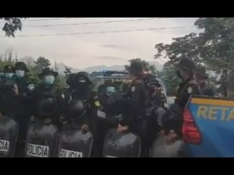Despliegue policial por bloqueos en diferentes rutas del país