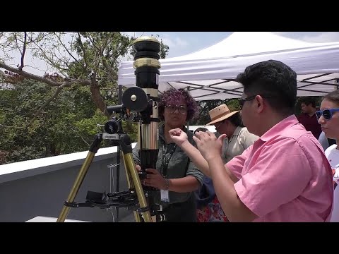 Salvadoreños disfrutaron del eclipse solar