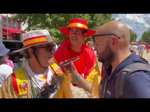 ¡Un seguidor español se trae al caballo a la final de la Eurocopa en Berlín!