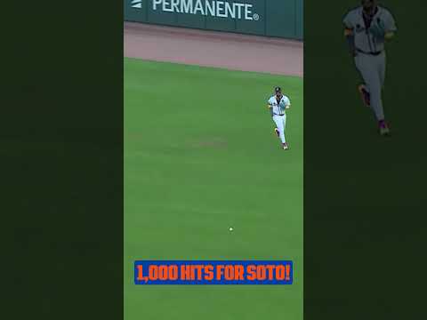 That’s hit No. 1️⃣0️⃣0️⃣0️⃣ Juan Soto!