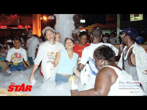 #THROWBACKTUESDAY: 2005 Bacchanal Blitz Foam Party