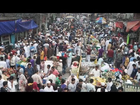 Dhaka markets bustling with brisk Ramadan trade