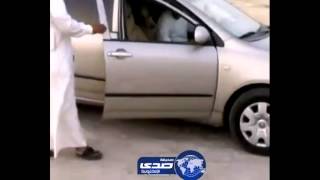 فيديو..شكله يتعلم السواقه