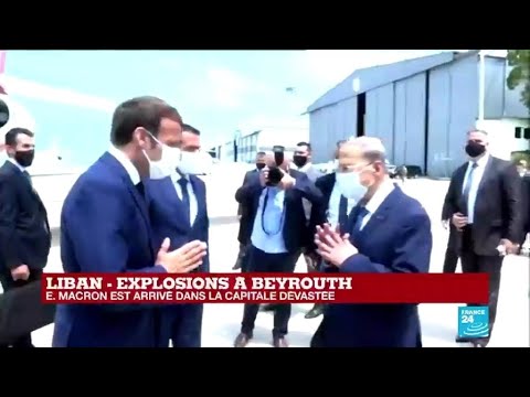 Emmanuel Macron accueilli par Michel Aoun à son arrivée à Beyrouth