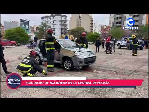 Simulacro de accidente en la Central de Policía