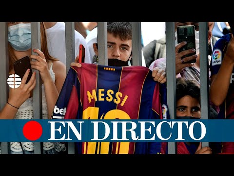 DIRECTO LEO MESSI | Aficionados del FC Barcelona acuden a El Prat para despedir al astro argentino