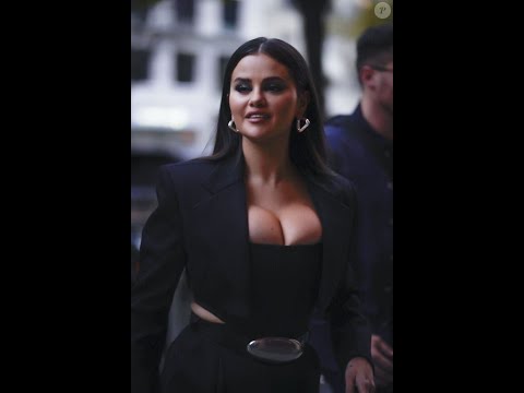 Selena Gomez maxi-décolletée : dîner grand luxe et bains de foule, la belle actrice s'éclate à Par