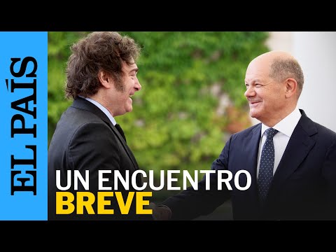 MILEI | Una manifestación recibe al presidente de Argentina a su llegada al encuentro con Scholz