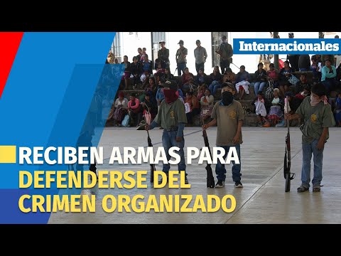 Niños del estado mexicano de Guerrero reciben armas para defenderse del crimen organizado