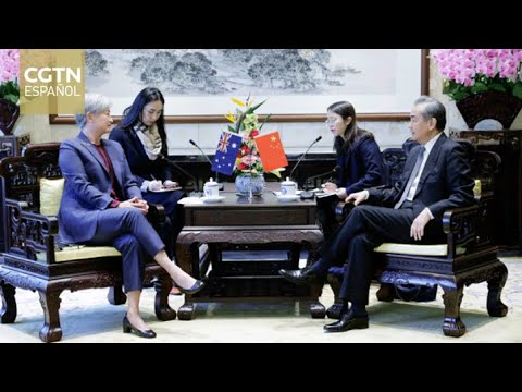 El canciller chino se reúne con su homóloga australiana y con el ex primer ministro de Nueva Zelanda