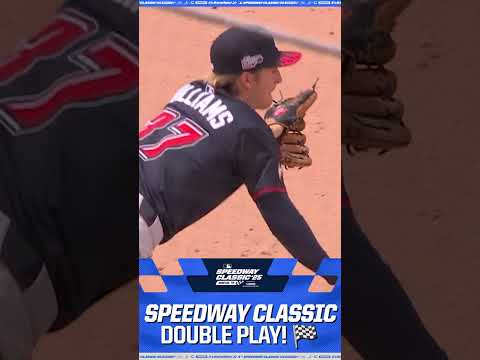 Luke Williams and Ozzie Albies combine to get the Braves out of a jam in style!