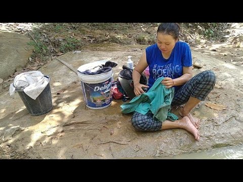 ขนผ้ามาชักในลำห้วยโมง/ຊັກຜ້ານ້ ขนผ้ามาชักในลำห้วยโมง/ຊັກຜ້ານ້