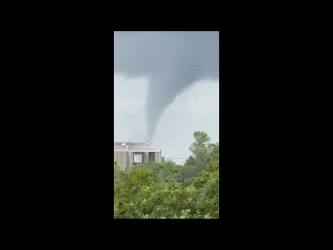 Tornado captured on cellphone video in Pembroke Pines