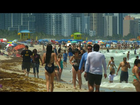 USA: les habitants de Miami affluent sur la plage malgré un regain de la pandémie | AFP