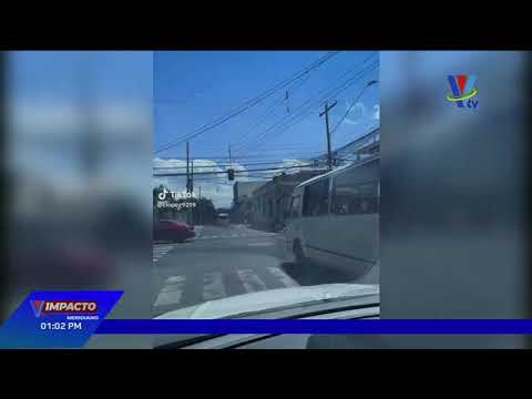 Riesgo Vial en San Pedro Sula: Conductores de Rapidito ponen en peligro la vida de peatones