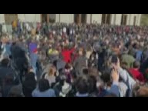 Thousands of Armenians gather in centre of Yerevan