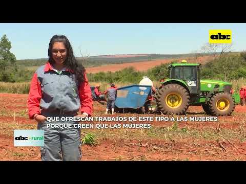 Mujer tractorista, habla sobre sus objetivos