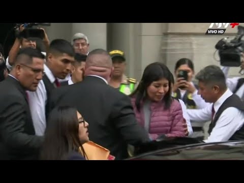 Betssy Chávez es trasladada a la carceleta del Ministerio Público