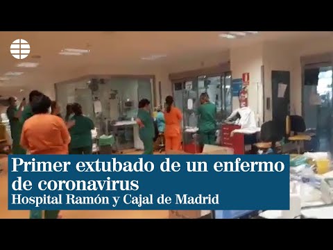 Sanitarios del hospital Ramón y Cajal celebran la primera extubación de un enfermo de coronavirus