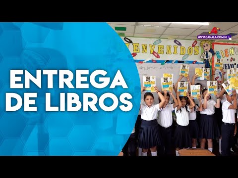 MINED distribuye textos de Inglés a estudiantes del colegio San Sebastián en Managua