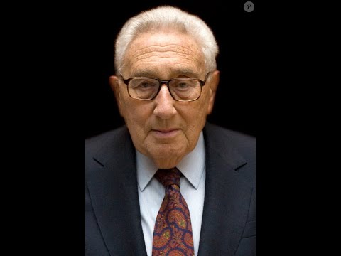 Henry Kissinger est mort : Emmanuel Macron rend hommage au grand diplomate aux facettes controvers