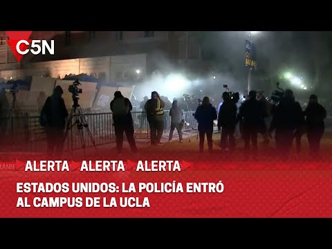 ESTADOS UNIDOS: LA POLICÍA ENTRÓ en la UCLA y QUIERE DESALOJAR a MANIFESTANTES PROPALESTINOS