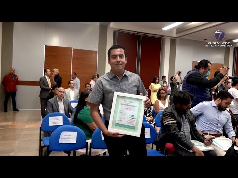 Recibe José Luis Vázquez Cruces de Canal 7, Mención Honorífica en ceremonia del Premio Estatal de...