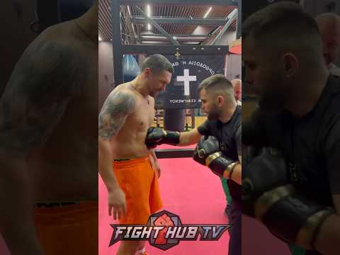 Usyk takes brutal body shots training for tyson fury!