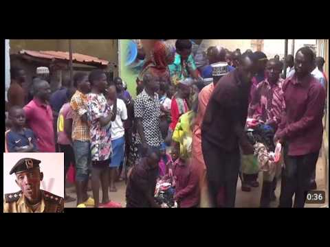 Omusajja aloose omwana ng'amutuga azukuse namuttira musabo nganenyina alaba
