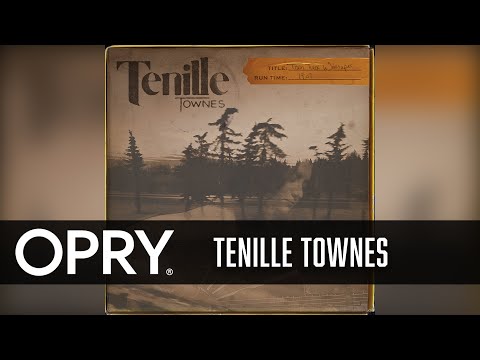 Tenille Townes | Opry Stories