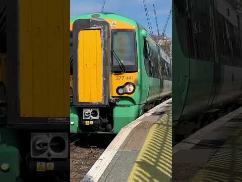 Class 377 passes Aldrington with tones #shorts #train #railway #trainspoting