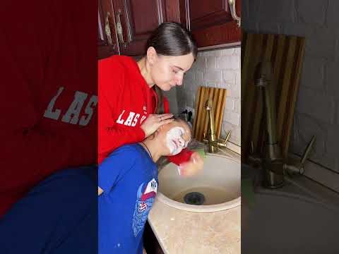 Strange girls by Tsuriki Show