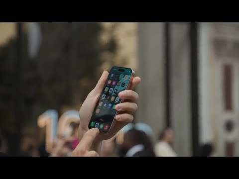 Queue for new iPhone 16 at Apple shop in London