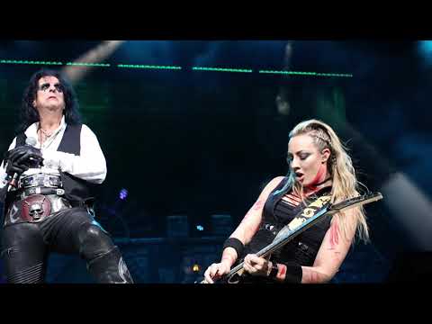 Levy's Artist Nita Strauss