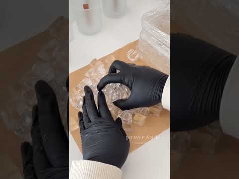 🪻Lavender Latte Candle🪻⁡ラベンダー香るラテキャンドルを作ります！⁡キャンドルの芯は、木芯を使っているので灯すと小さな焚き火のよう🪵🔥 #art #candle