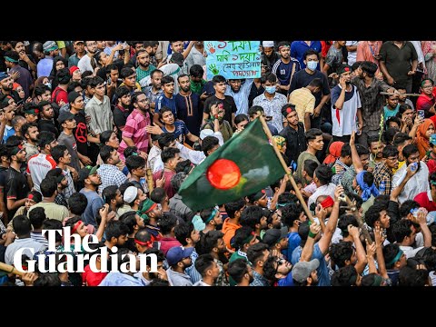 Bangladesh: protesters celebrate after PM's resignation