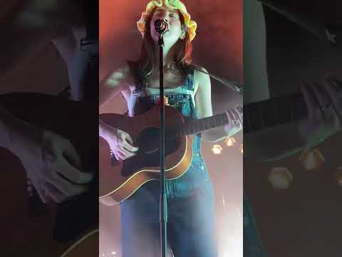 Gracie Abrams - Long Sleeves (Live in Copenhagen)