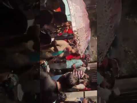 ​17 <strong>Dead</strong> <strong>in</strong> Kolkata Puja Pandal Stampede: Police Blamed for Security Lapses #breakingnews #fpj