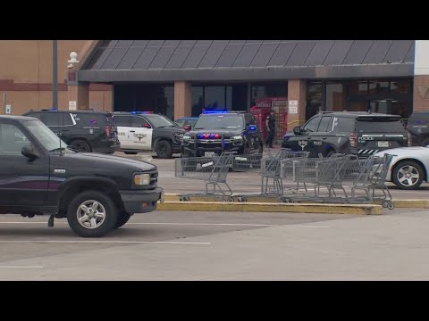 Teen cashier stabbed during robbery in Fort Worth