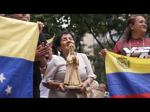 Venezuela's opposition leaders participate in prayer with supporters